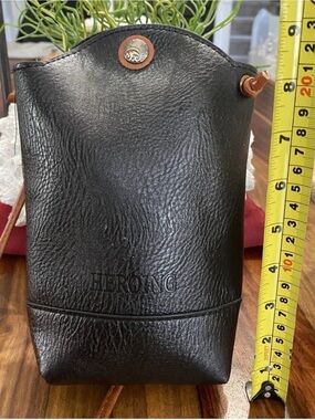 HEROING Black Leather Crossbody Bag Small Everyday Purse, like new